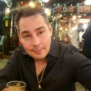 Meet your Posher, Carlos